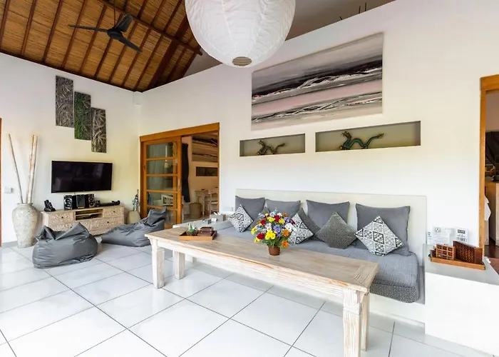 Luxurious Double King Villa W/Pool & Wifi+ Carpark
